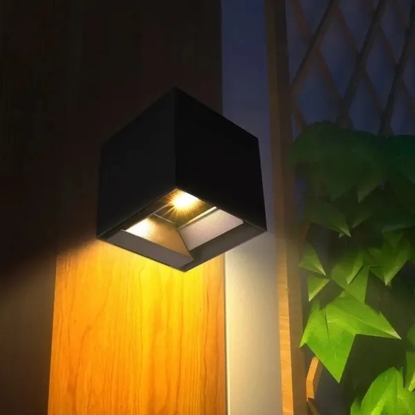 LED napelemes fali lámpa szenzorral LED/9W/3,7V 3000/4000/5000K IP65 2600mAh fekete