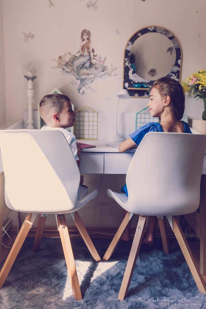 AKCIÓ Fehér gyerek íróasztal SO SIXTY II. osztály