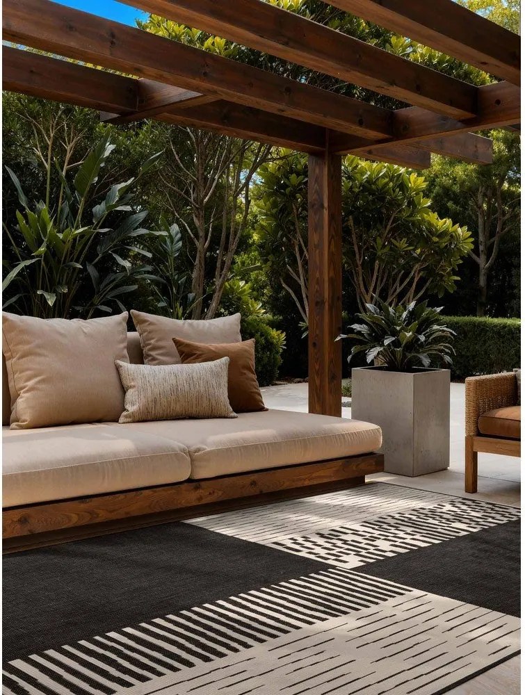 Fekete-krémszínű kültéri-beltéri szőnyeg 120x170 cm Haringey Acacia – Ted Baker