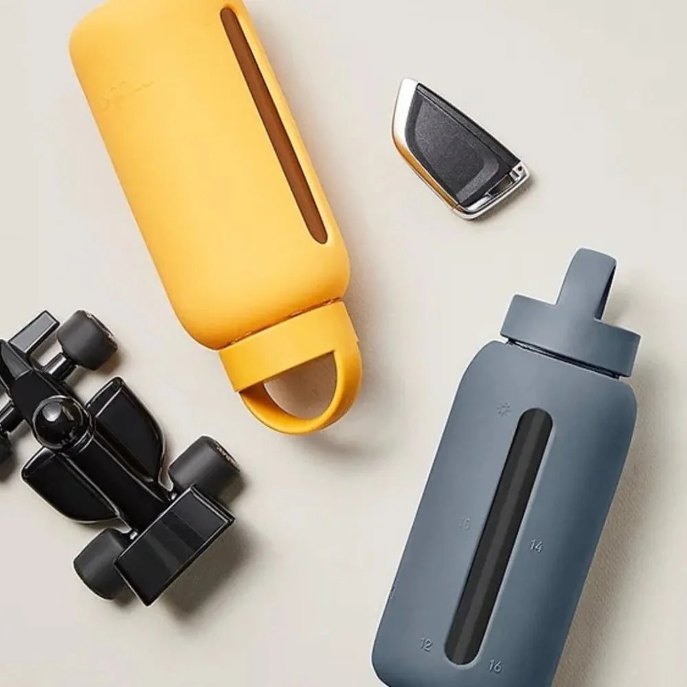 Sötétszürke utazó ivópalack 720 ml Smoke Grey – Muuki