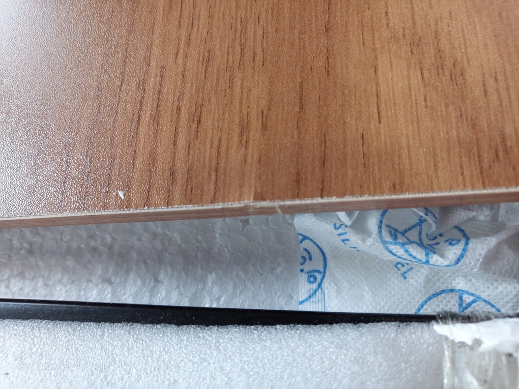 AKCE Dohányzóasztal gesztenye dekorral MERRO II. osztályú