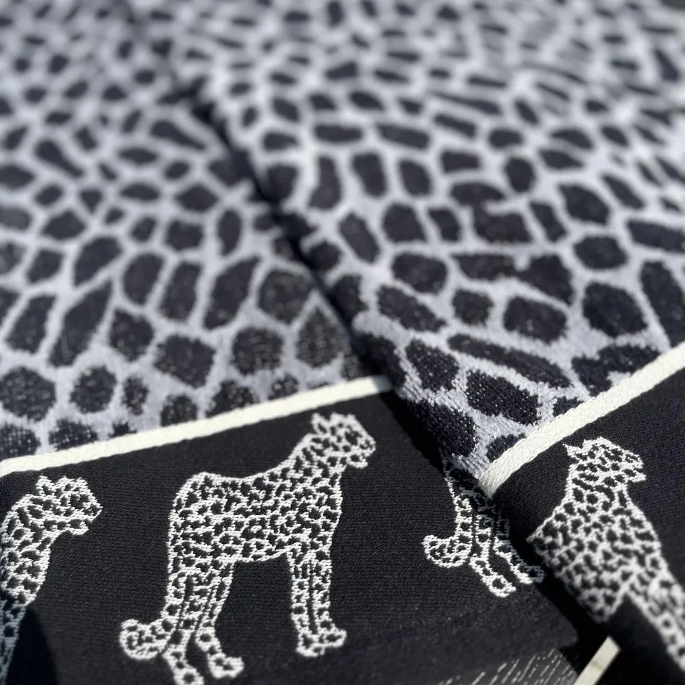 Afrika szürke leopárd strandtörölköző