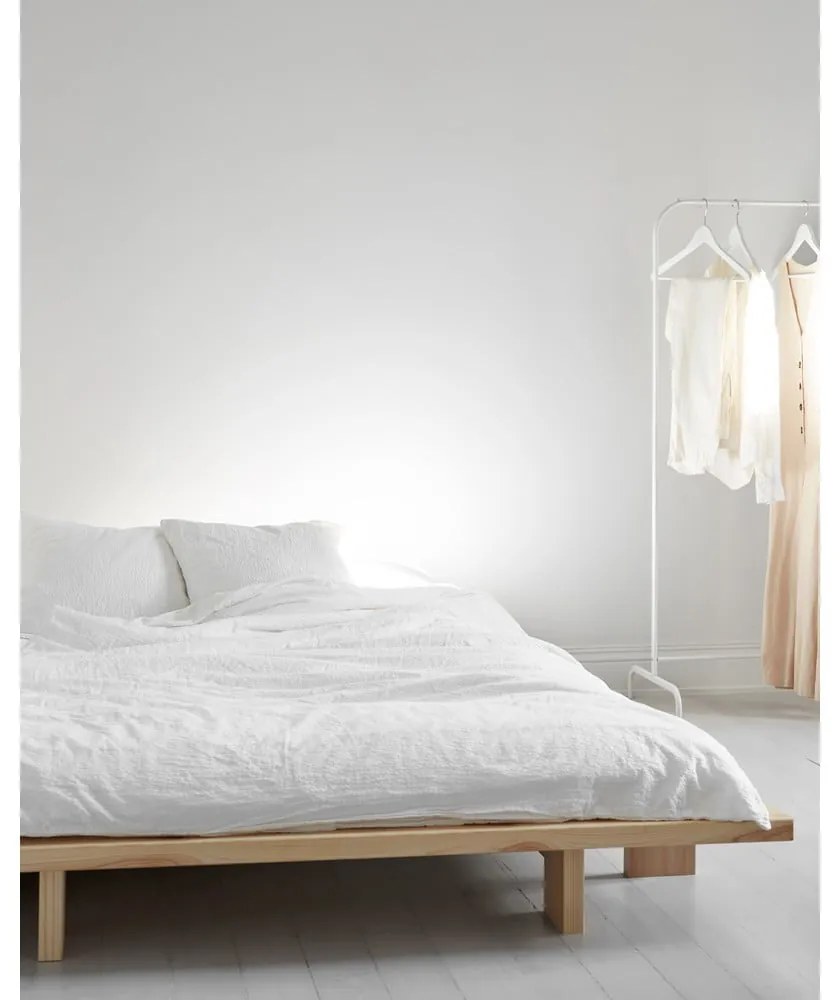 Borovi fenyő franciaágy ágyráccsal 160x200 cm Japan – Karup Design