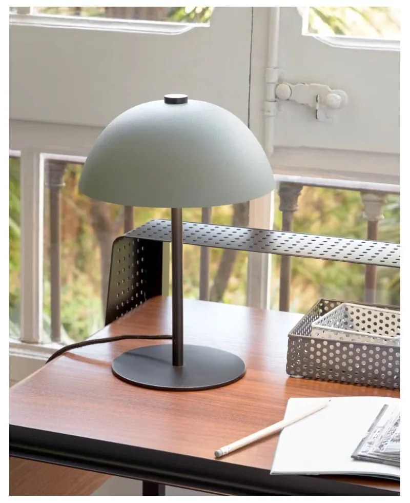 Zöld asztali lámpa fém búrával (magasság 33 cm) Aleyla – Kave Home