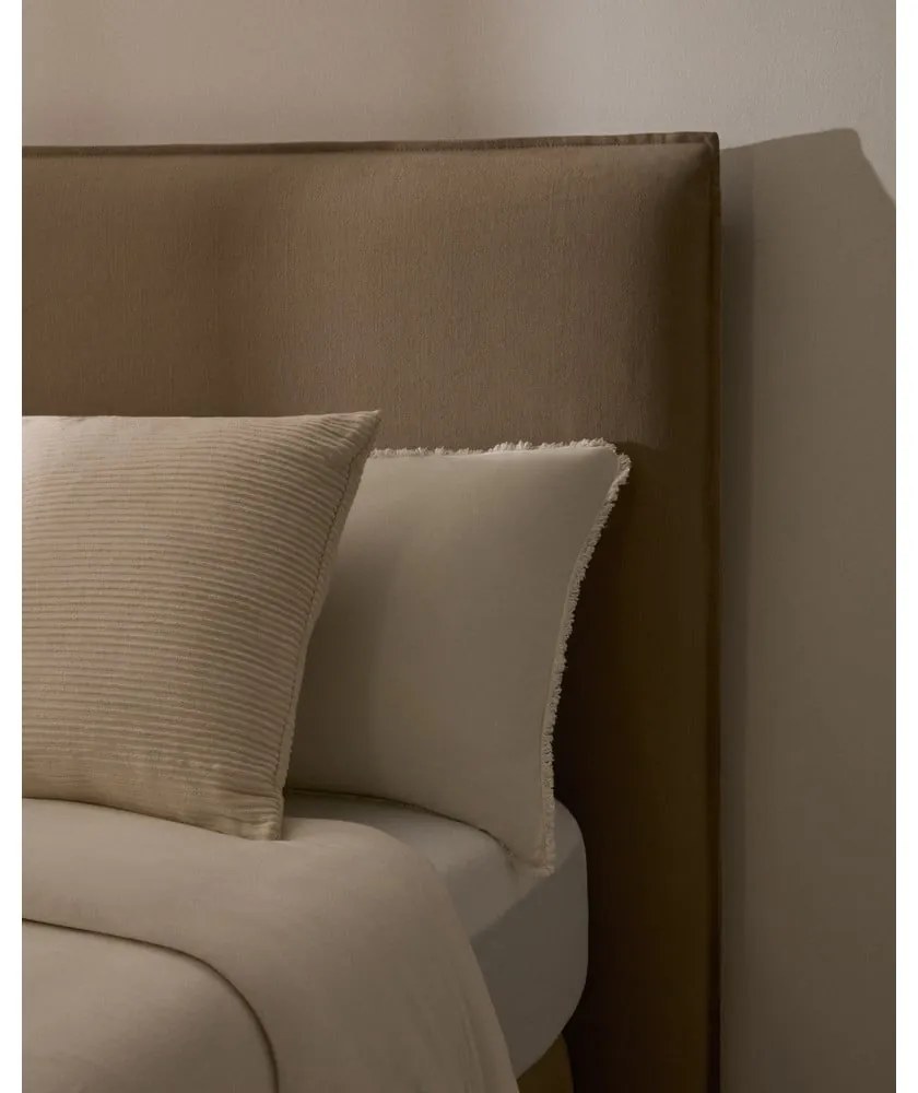 Szürkésbarna kárpitozott franciaágy 180x200 cm Jaira – Kave Home