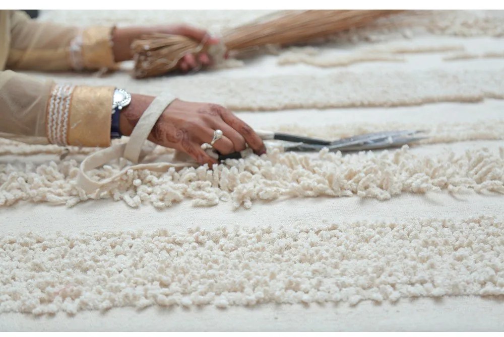 Világosszürke-krémszínű mosható kézi szövésű pamut szőnyeg 140x200 cm Air Natural – Lorena Canals