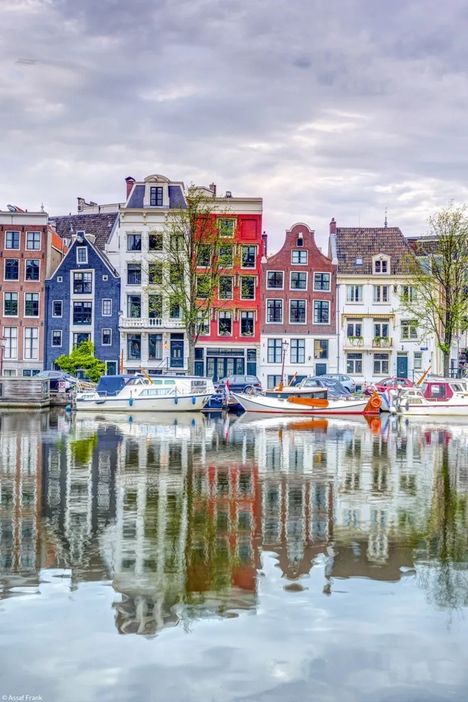 Poszter 20x30cm Amszterdami bérházak a csatorna partján, Assaf Frank