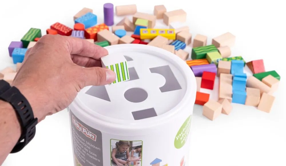 Fa építőkocka formaillesztő vödörrel 100 darabos készlet