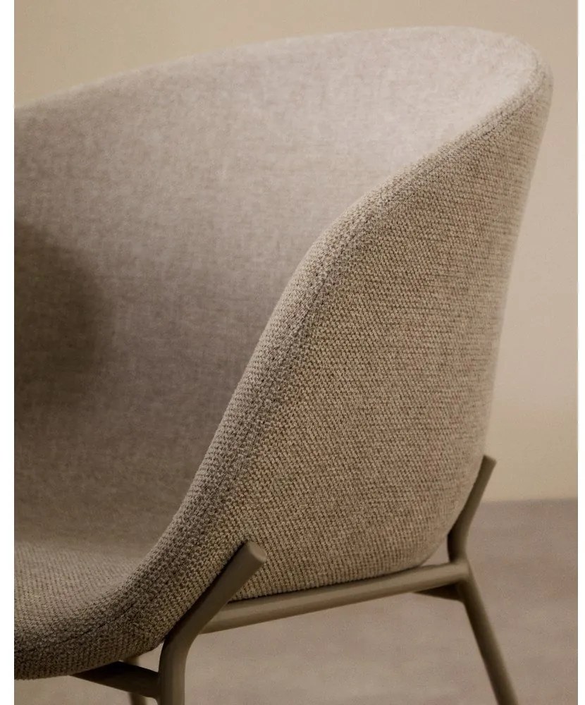 Bézs kárpitozott karfás étkezőfotel Yvette – Kave Home