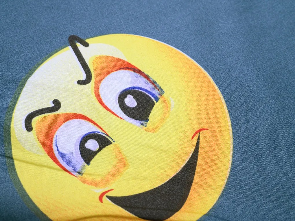 Mikroszálas ágyneműhuzat EMOJI KINYÚJTOTT nyelvvel szürke Ágyneműhuzat mérete: 2 db 70 x 90 cm | 200 x 220 cm