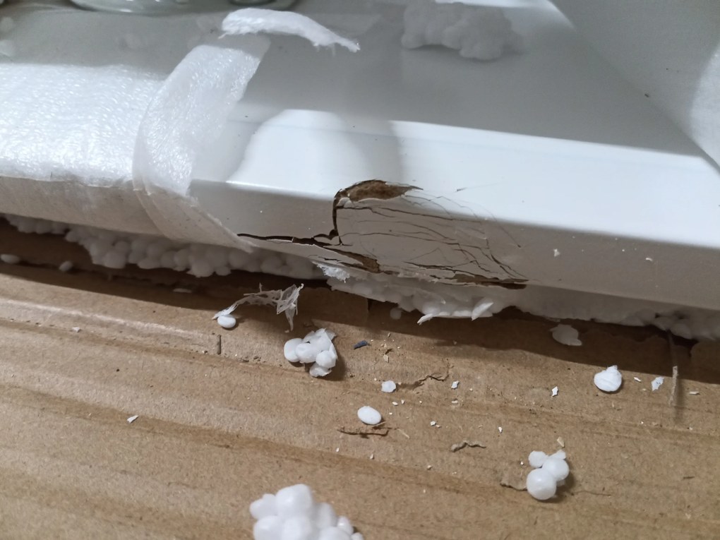 AKCIÓ Fehér étkezőasztal BERGEN 120x80 cm II. osztály