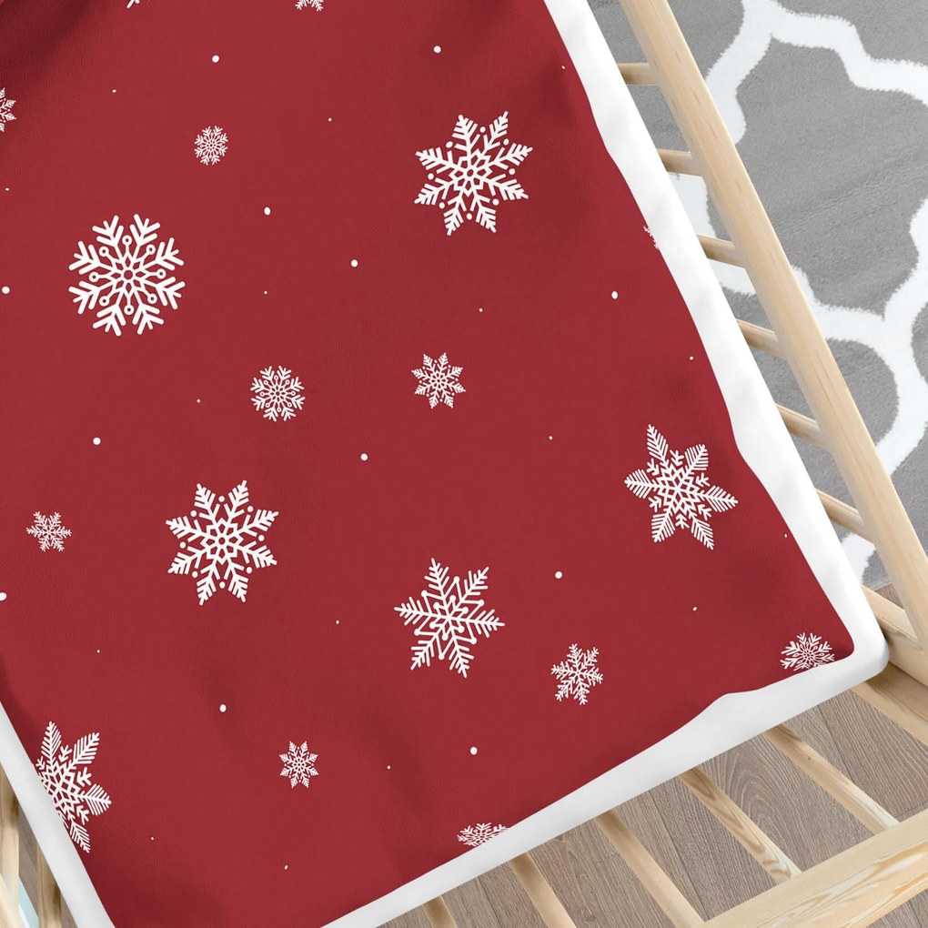 Goldea karácsonyi gyermek pamut ágyneműhuzat kiságyba - hópelyhek piros alapon 90 x 130 és 40 x 60 cm