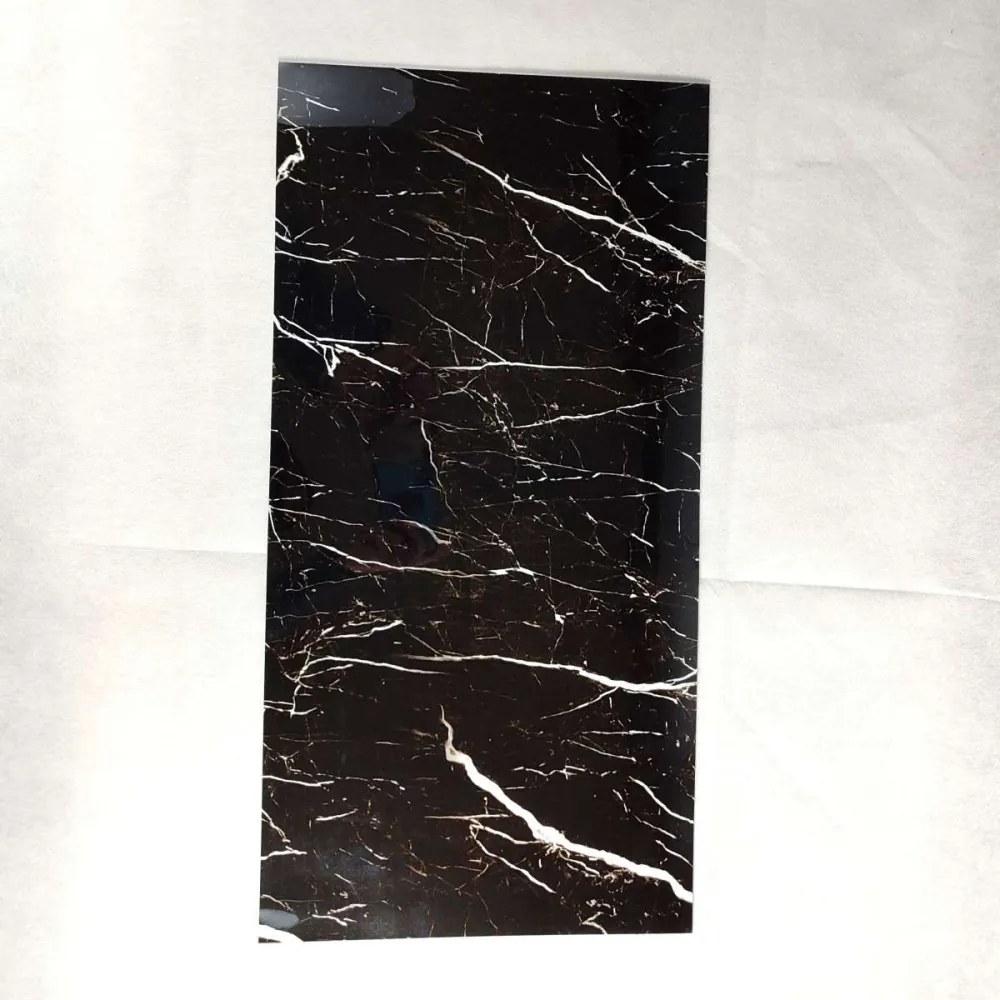 Fekete márványmintás öntapadós falpanel 30x60cm