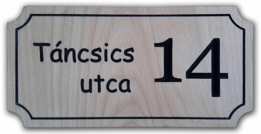 Fából készült utcatábla