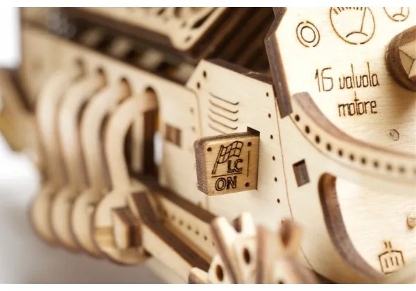 Ugears 3D fa mechanikus puzzle U9 Grand Prix autó