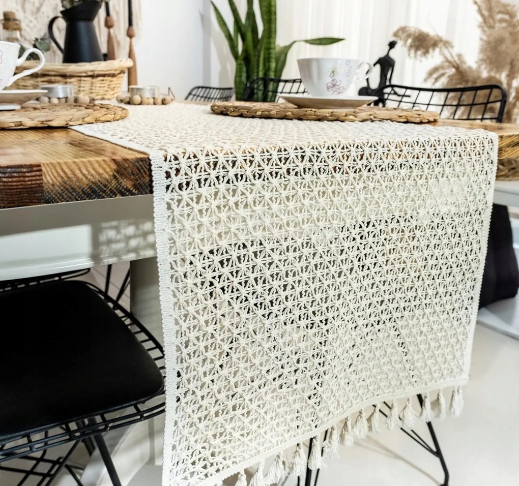 Horgolt asztalterítő krémszínű Boho bézs 37x180 hosszú, Rojtokkal