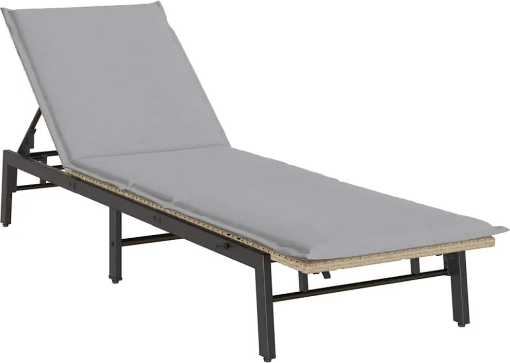 vidaXL bézs polyrattan napozóágy párnával