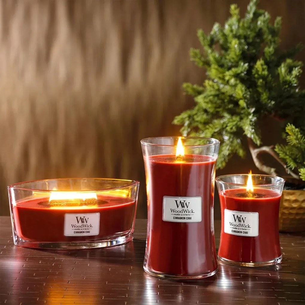 WoodWick Illatosító gyertya hajó Cinnamon Chai,453 g