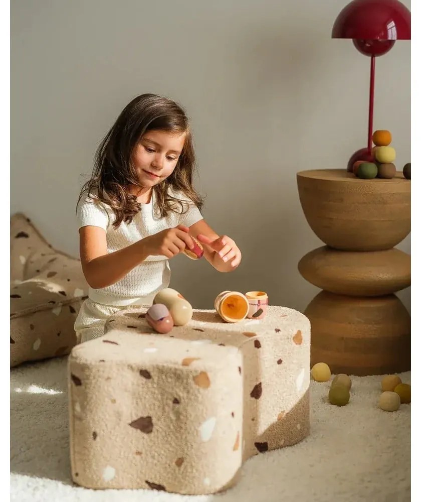 Világosbarna buklé-zsenília gyerek puff Terrazzo Cloud – Wigiwama