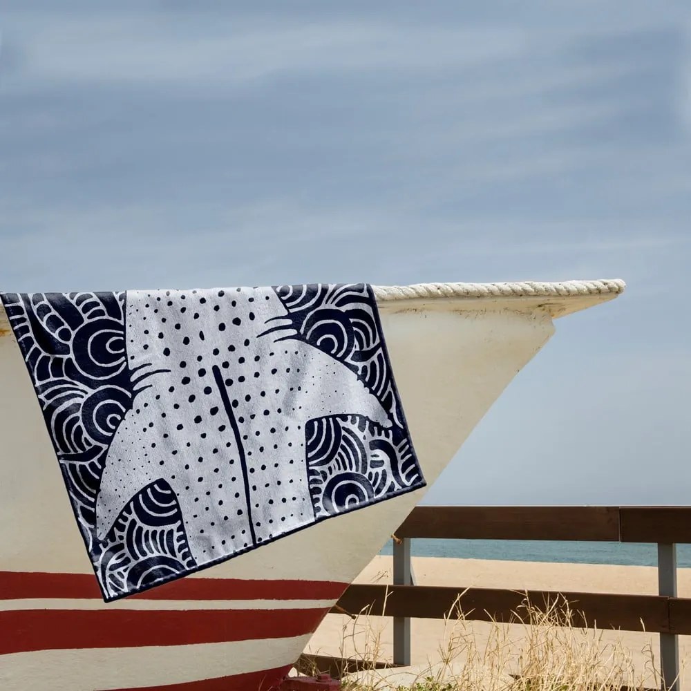 Sötétkék strandtörölköző 90x180 cm Shark – DecoKing
