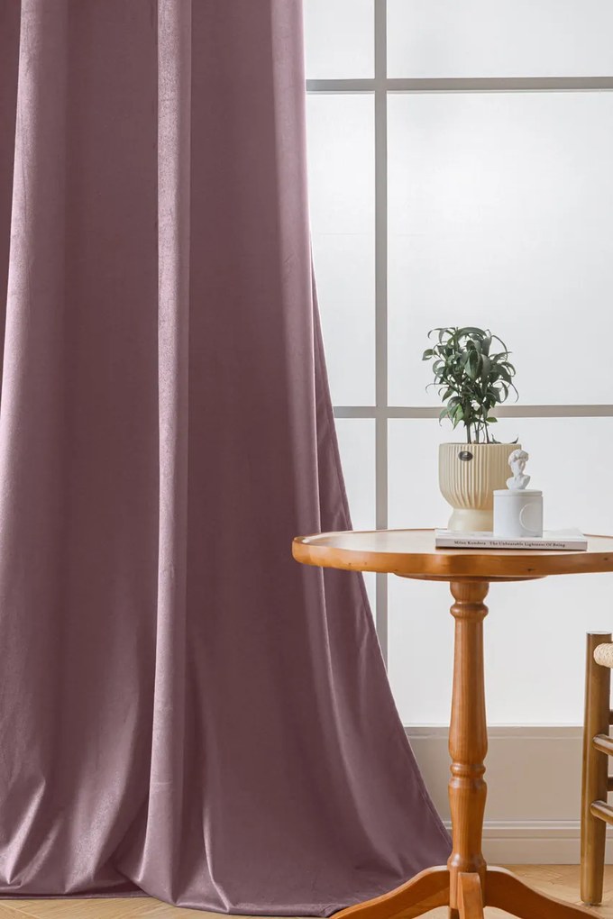 Világoslila VELVET sötétítő függöny 140x270 cm Felfüggesztés: Hullámos sínszalag