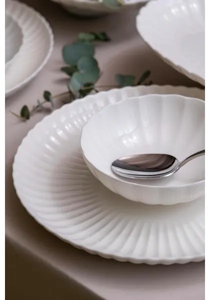 18 darabos fehér porcelán étkészlet