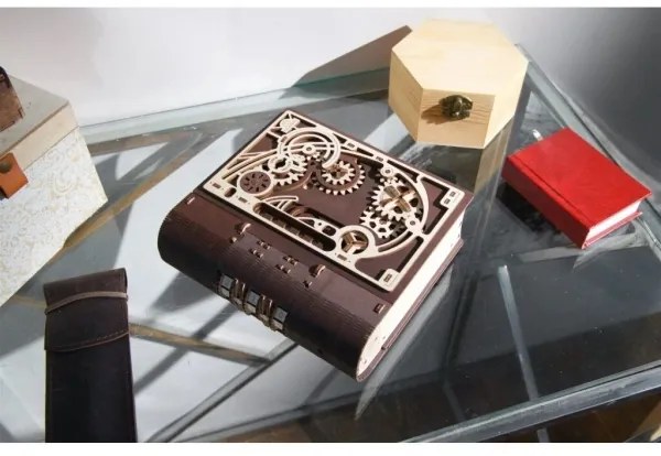 Ugears - 3D fából készült mechanikus kirakós Titkok könyve