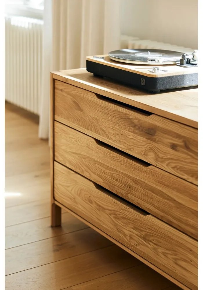 Natúr színű tölgyfa alacsony komód 140x64 cm Twig – The Beds