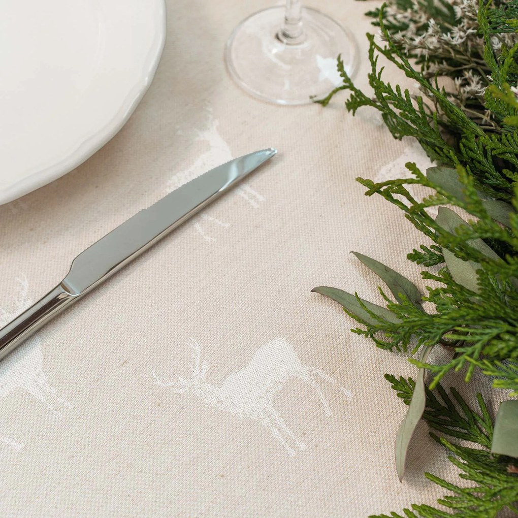 Goldea ovális terítő natura - szarvasok természetes talajon 140 x 220 cm