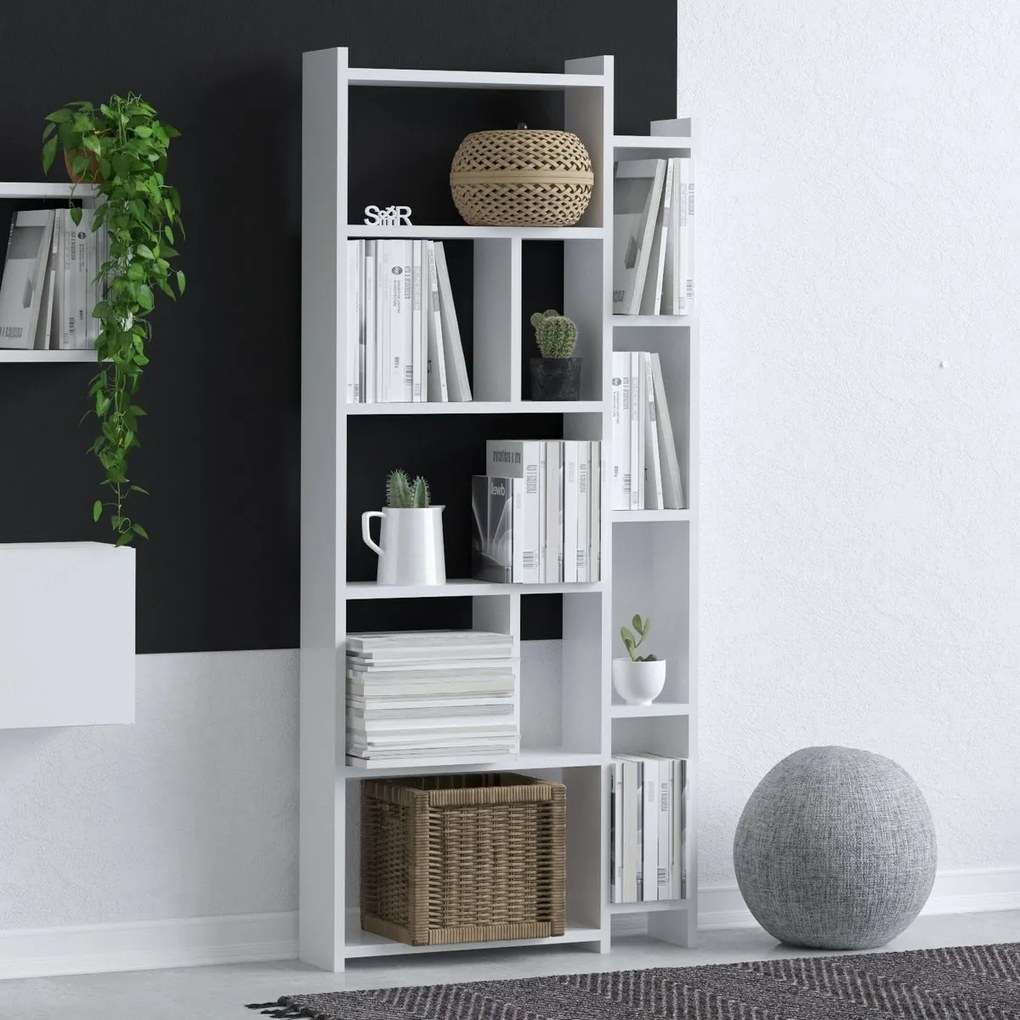 Nina White könyvespolc