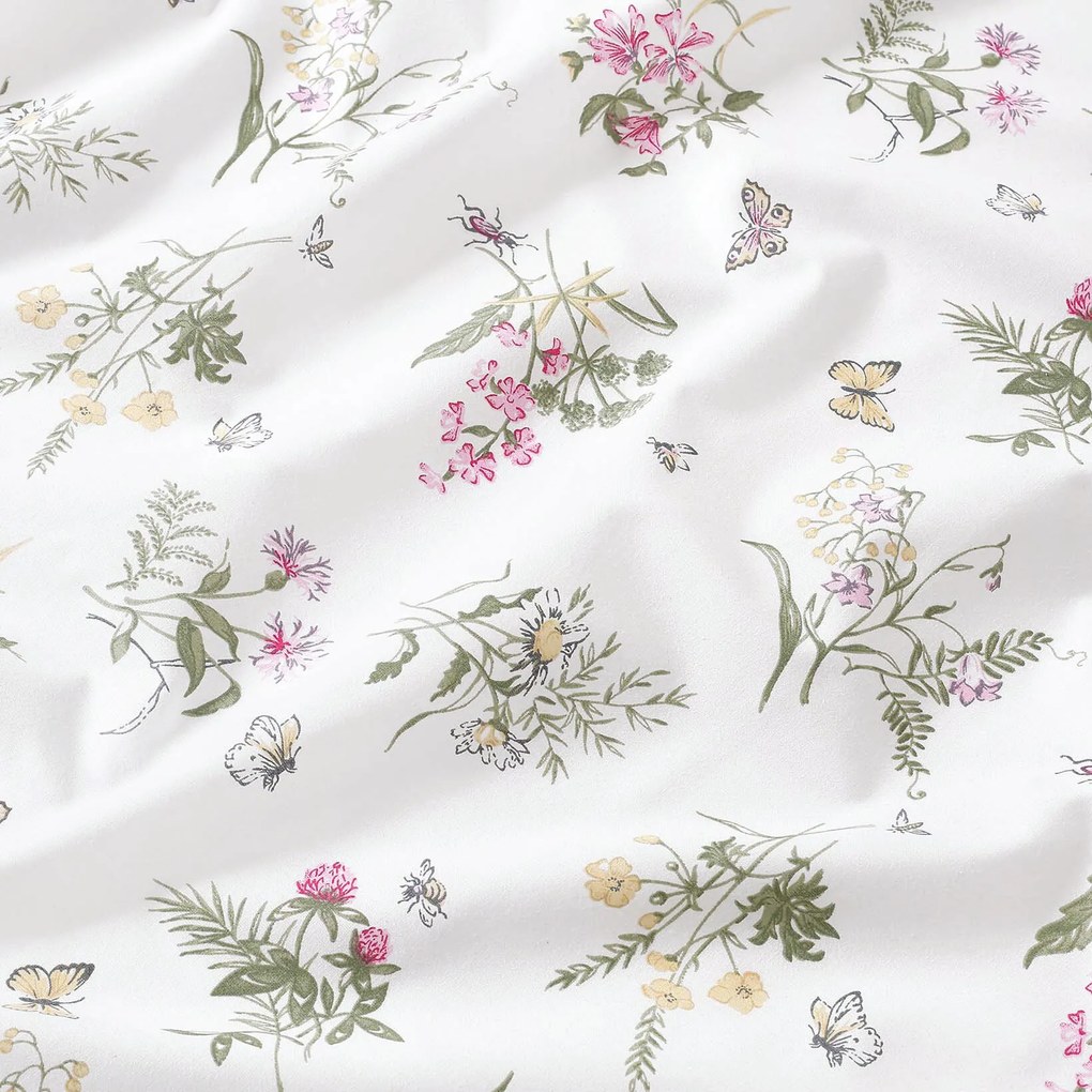 Goldea pamut párnahuzat - színes réti virágok fehér alapon 45 x 45 cm