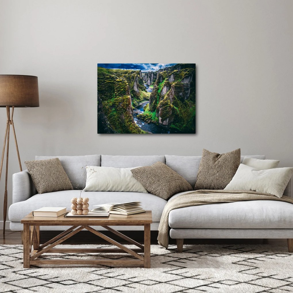 Kép - Folyó a sziklás völgyben (70x50 cm)