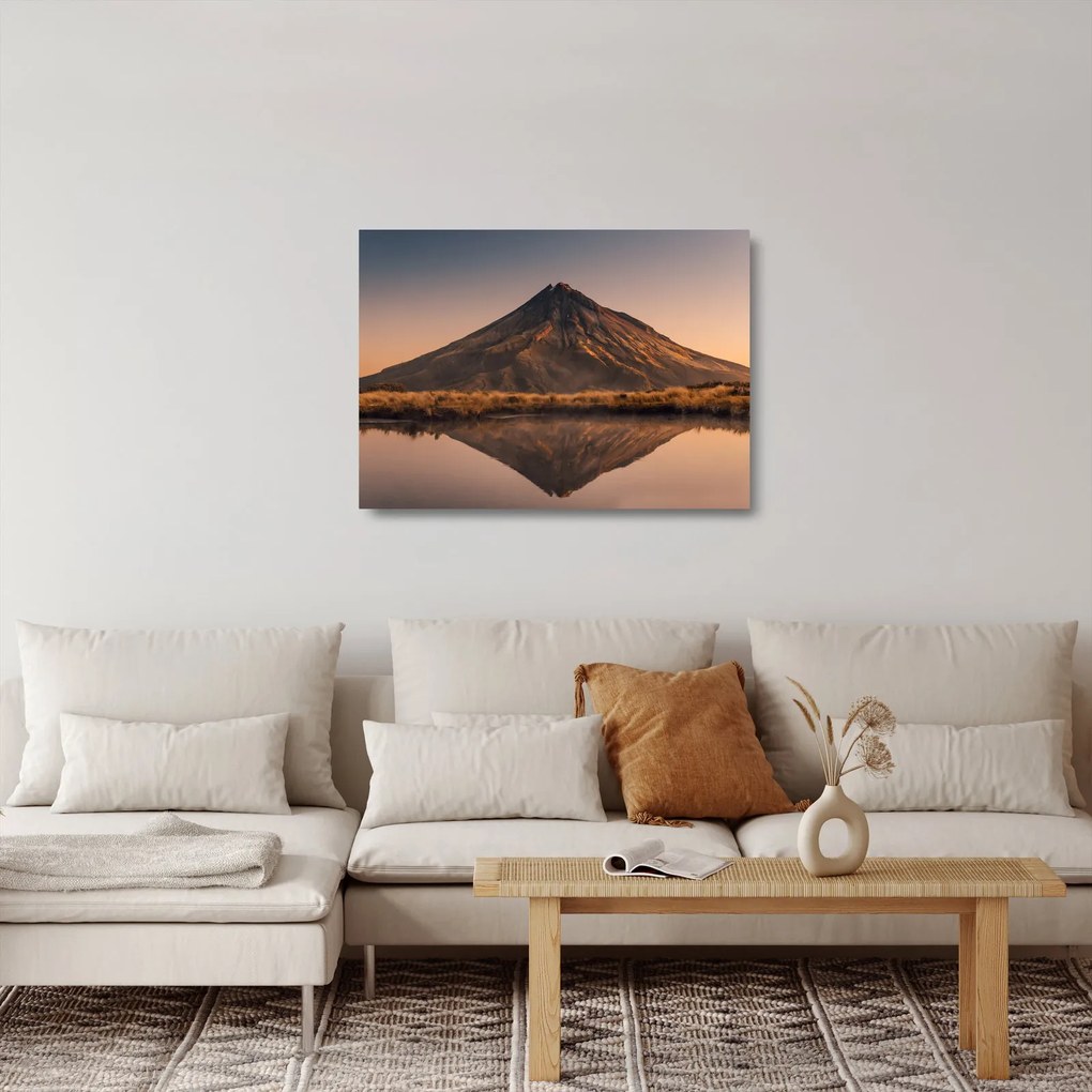 A Mount Taranaki visszaverődése, Új-Zéland (üvegen) (70x50 cm)