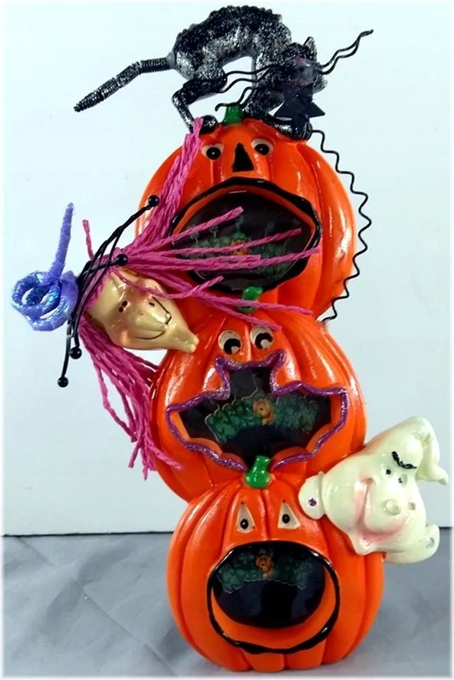 Kerámia képkeret 3 képhez, 5x5 cm, „Halloween” motívum, 24x10 cm.