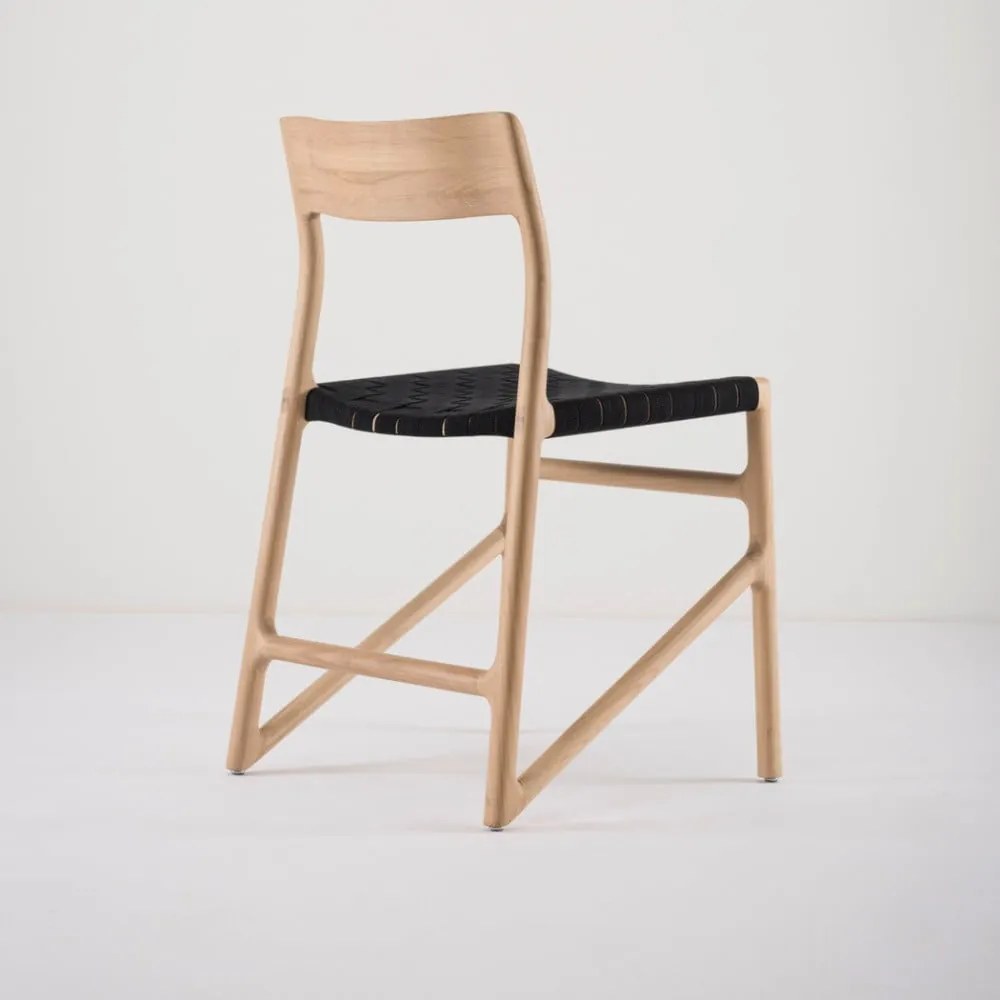 Fawn tömör tölgyfa étkezőszék fekete ülőrésszel - Gazzda