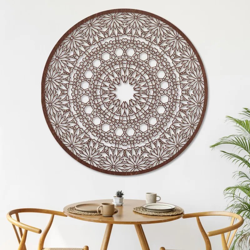 Fából készült mandala a falon | POIET