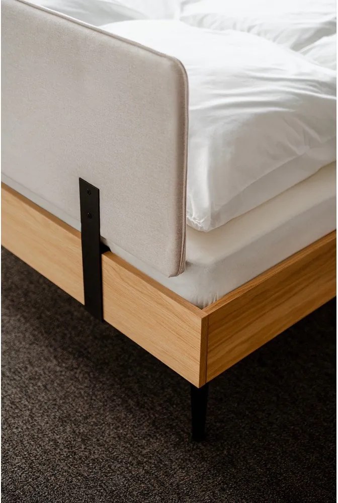 Natúr színű kárpitozott-forgácslemez franciaágy ágyráccsal 200x200 cm tölgyfa dekorral Streiko – noo.ma