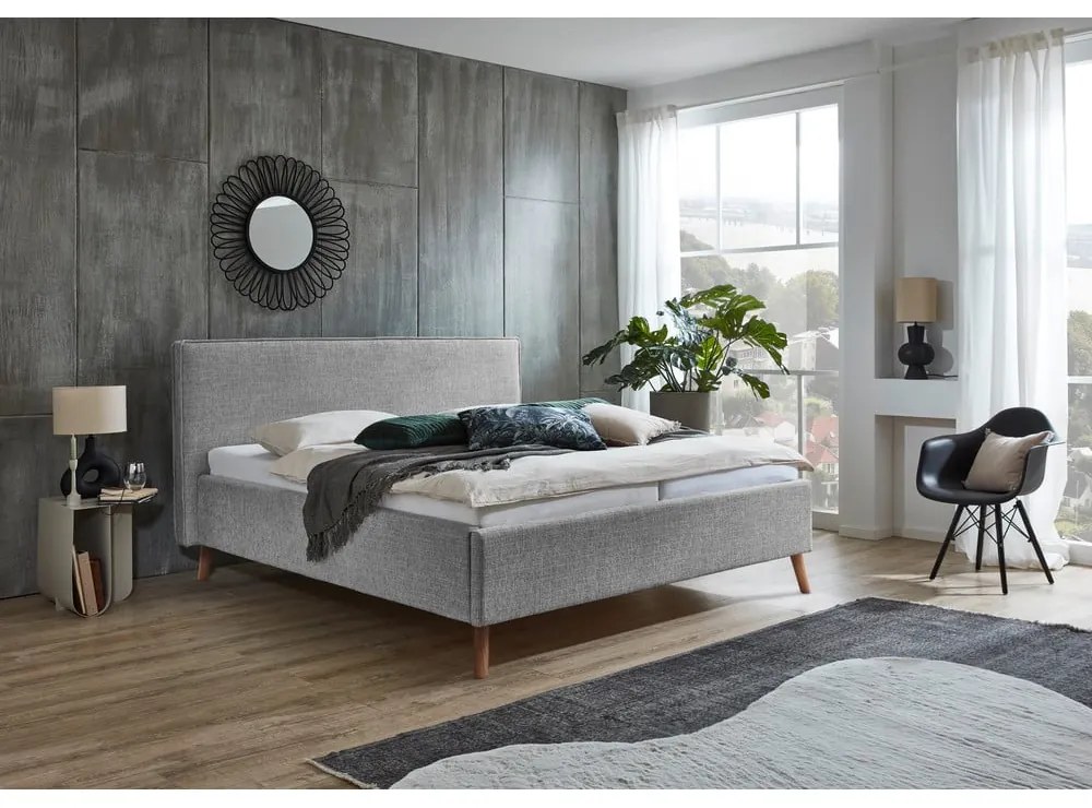 Világosszürke kárpitozott ágyneműtartós franciaágy ágyráccsal 180x200 cm Riva – Meise Möbel