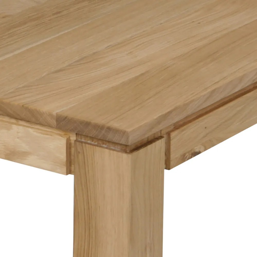 Masă din stejar masiv. Dimensiuni: 160x90x75 cm. De la Depozitul Nyíregyháza