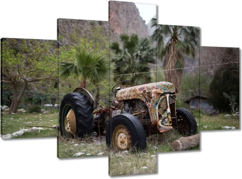 Képek 150x105 Régi traktor a mezőn