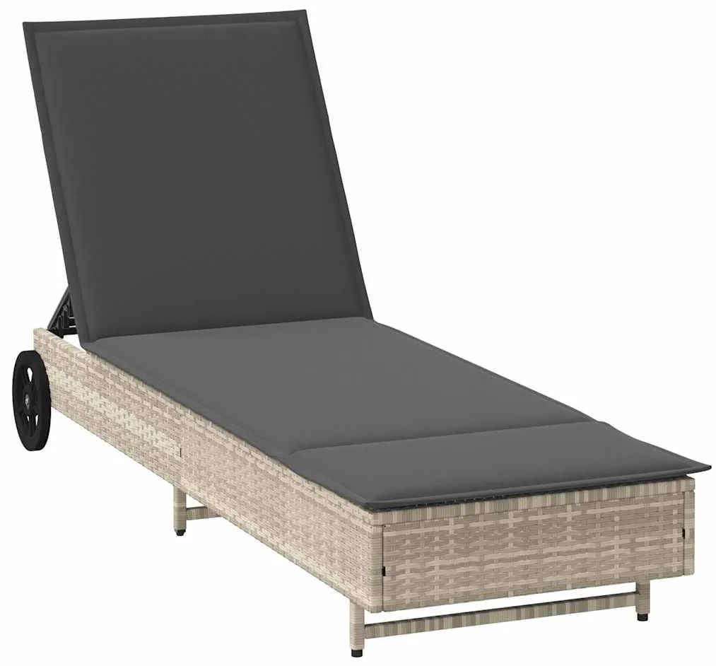 Világosszürke polyrattan napozóágy kerekekkel és párnával