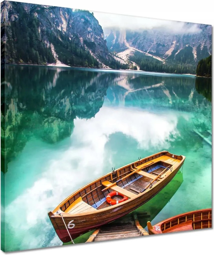 Vászonkép 50x50 Csónak a hegyi tavon