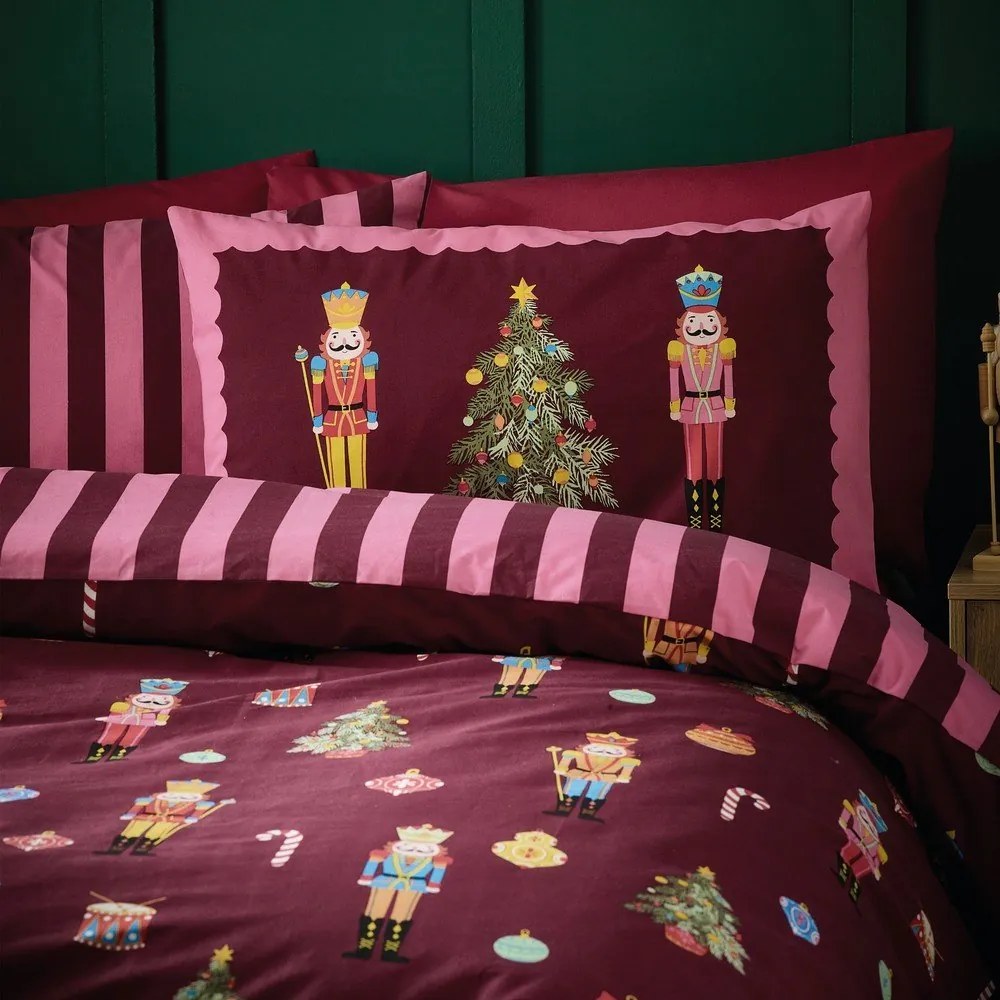 Rózsaszín-lila kétszemélyes ágyneműhuzat 200x200 cm Nutcracker Stripe – Catherine Lansfield