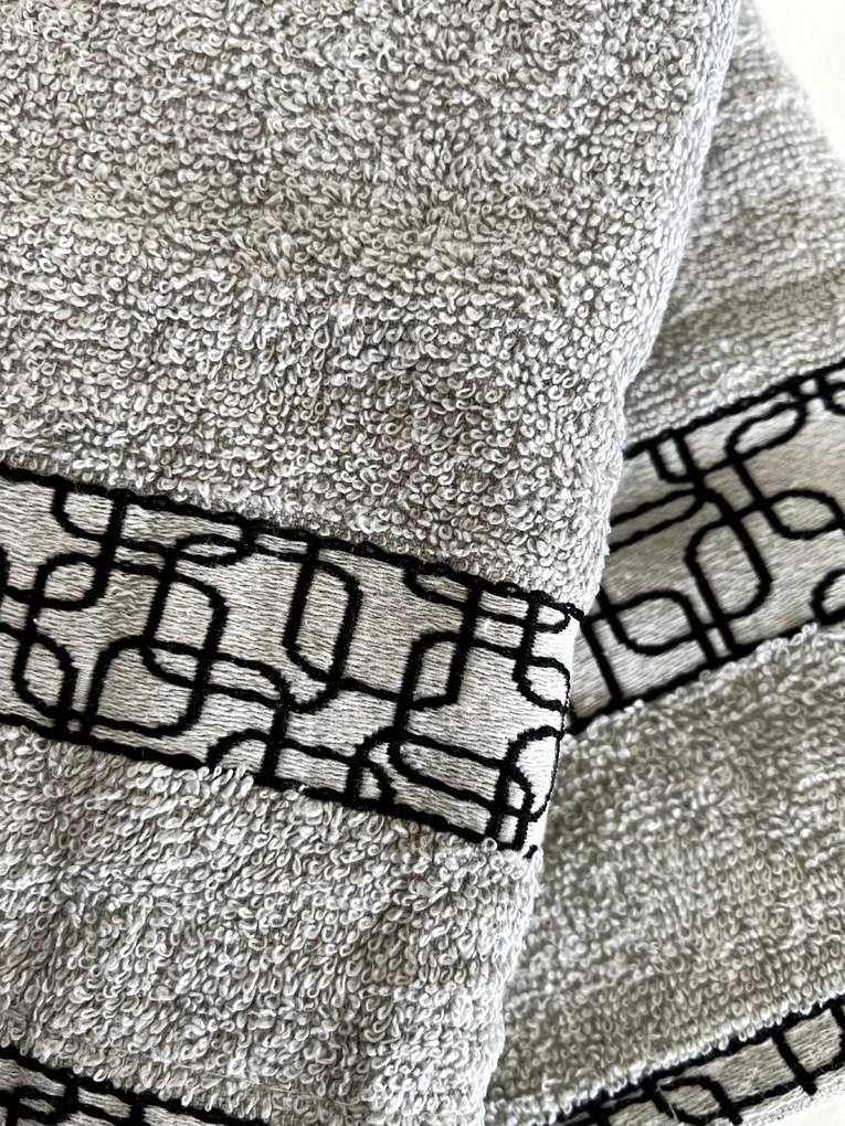 KOCKA frottír törülköző - Világosszürke A törülközők mérete: Törülköző 70x140 cm