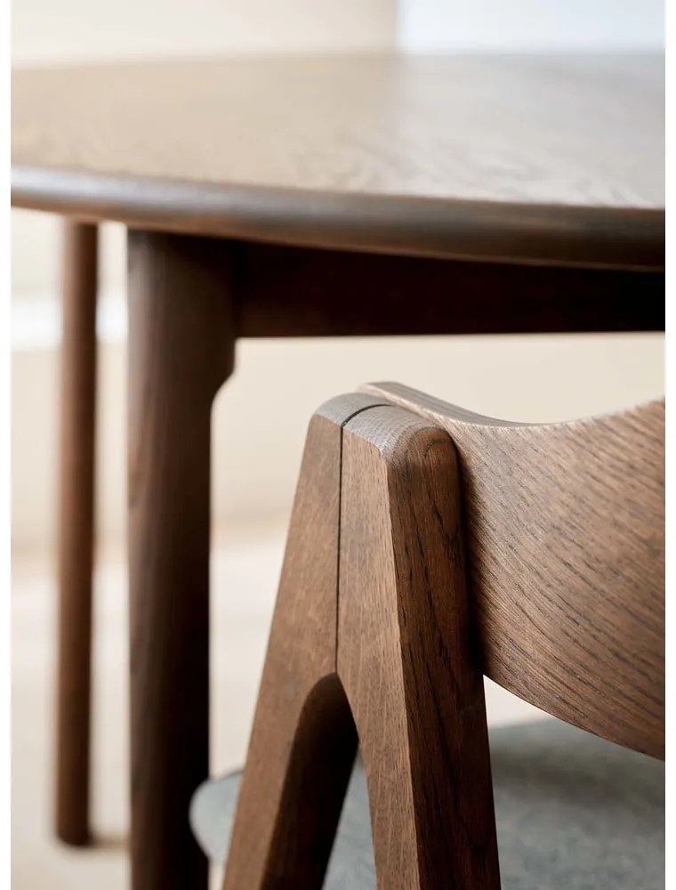 Barna tölgyfa kerek bővíthető étkezőasztal ø 120 cm Noor – Hammel Furniture
