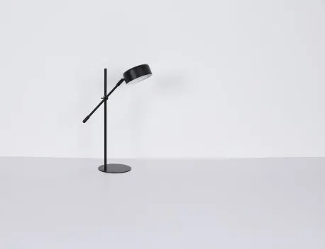 Globo 24099SB Állólámpa fém fekete váz, fém fekete búra, műanyag szatén izzóvédővel. A fej állítható. HxSzxM: 477x200x1390, fényforrás nélkül 1xE14 25W 230V