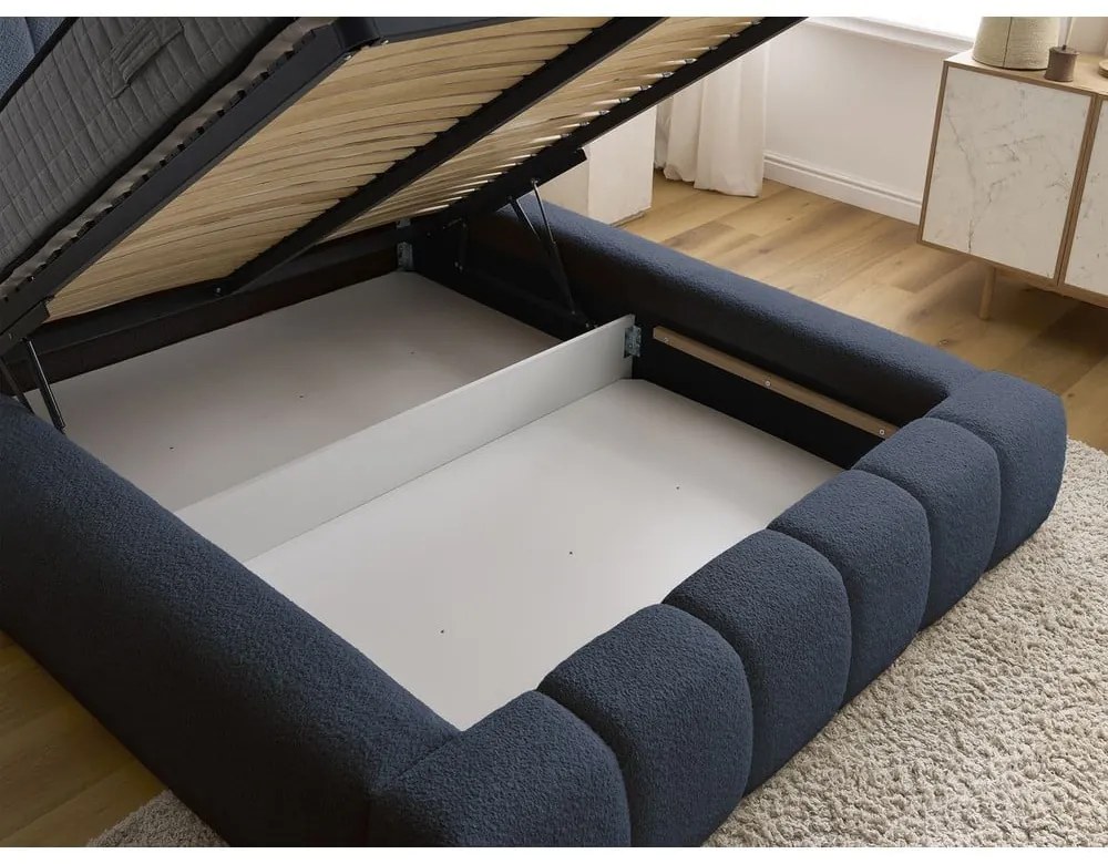 Sötétkék kárpitozott ágyneműtartós franciaágy ágyráccsal 140x190 cm Denali – Bobochic Paris