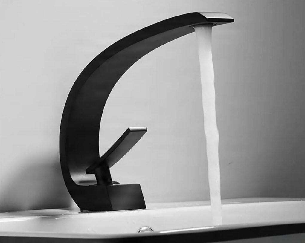 Mosdócsaptelep EYN GB1424-zs LED-világítással, több színváltozatban, például arany és matt fekete kivitelben — Nikkel