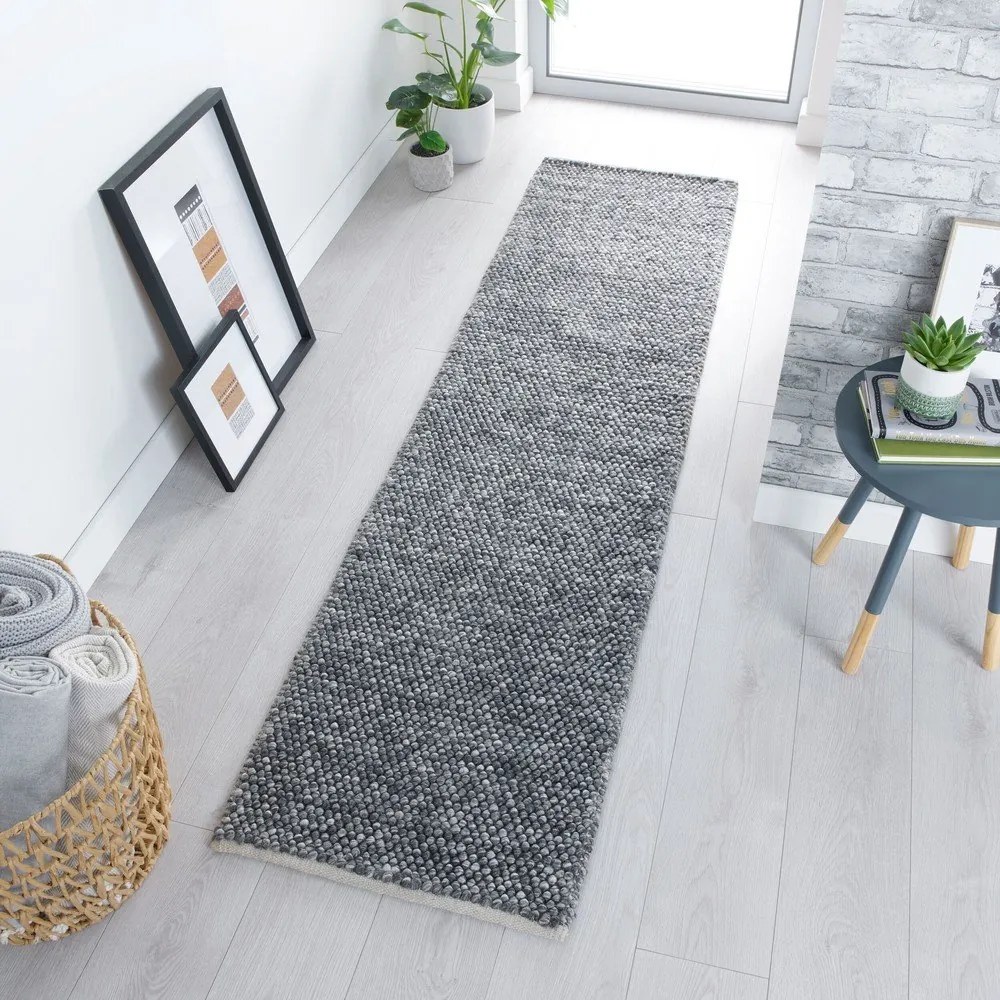 Sötétszürke kézi szövésű gyapjúkeverék futószőnyeg 60x230 cm Minerals – Flair Rugs