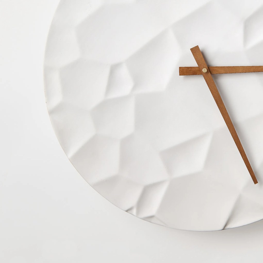 ODLITO Beton falióra Holdkráter – fehér – 50 cm – barna mutatók